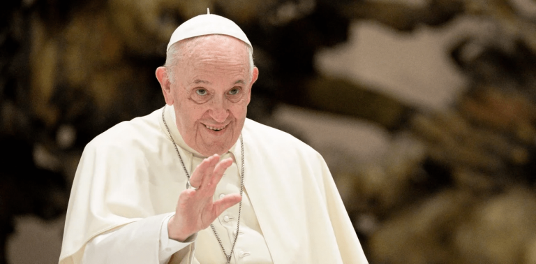 ¿Rumores de renuncia del Papa Francisco? Un diario en Italia agita las aguas y un vaticanista sale al cruce