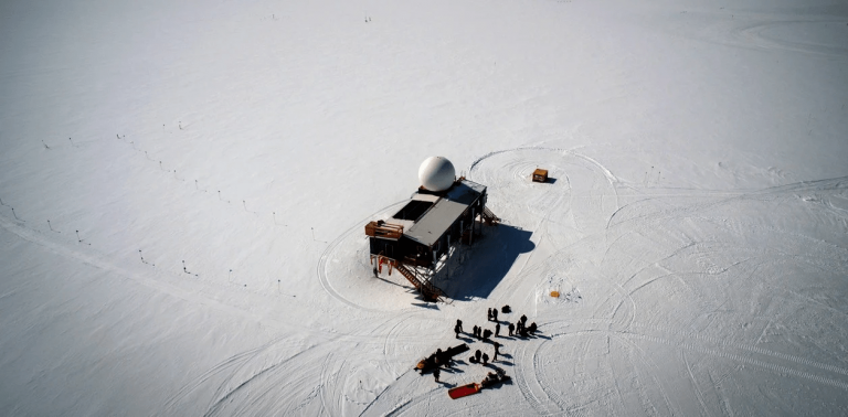 Por primera vez llueve en una base polar en Groenlandia