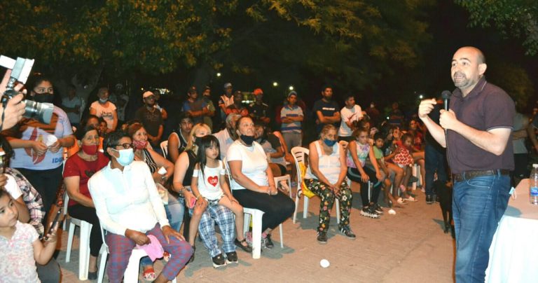 Vecinos de los barrios Sarmiento y Villa Suaya recibieron a Mirolo y mostraron su apoyo para las elecciones