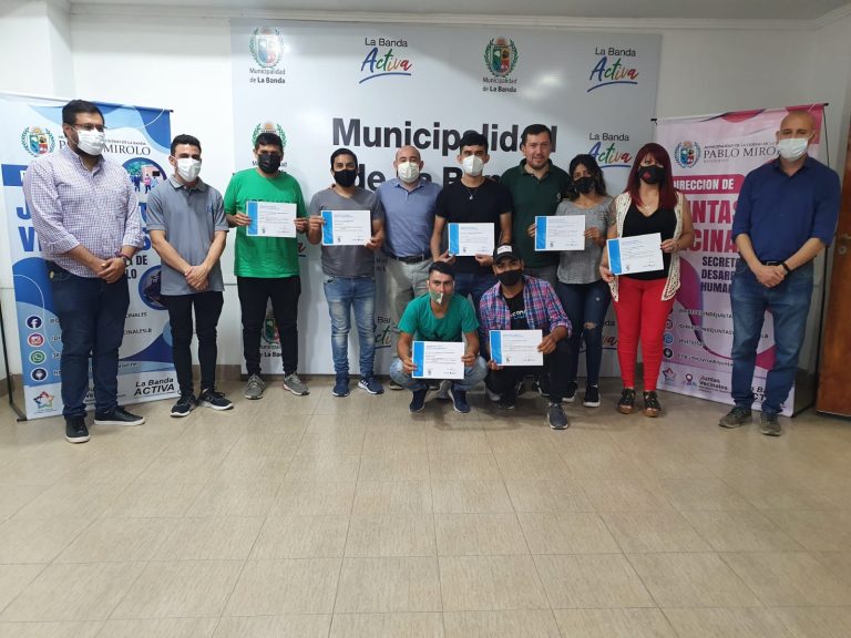 Mirolo entregó certificados a jóvenes que culminaron con éxito el curso de Mecánica de Motos