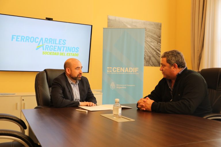 Pablo Mirolo recibió con el jefe comunal de Arrufó para tramitar el desarrollo ferroviario