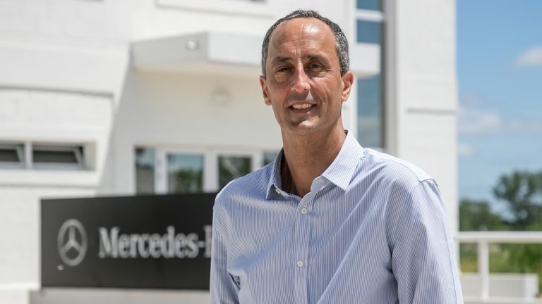 Raúl Barcesat, CEO de Mercedes-Benz Camiones y Buses: “Deberíamos crecer entre 25% y 30% este año”